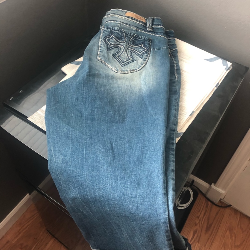 Royalty For Me Capris